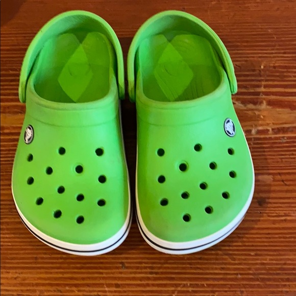 boys green crocs